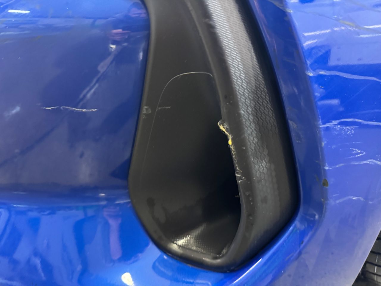 Subaru BRZ embout pare-choc fissuré