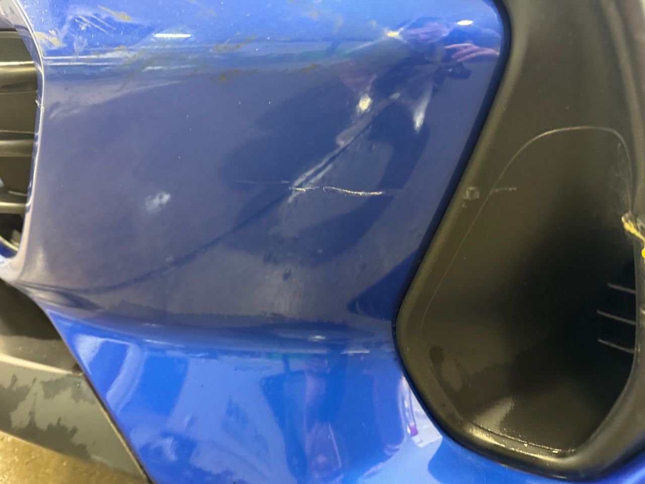 Subaru BRZ griffures pare-choc avant