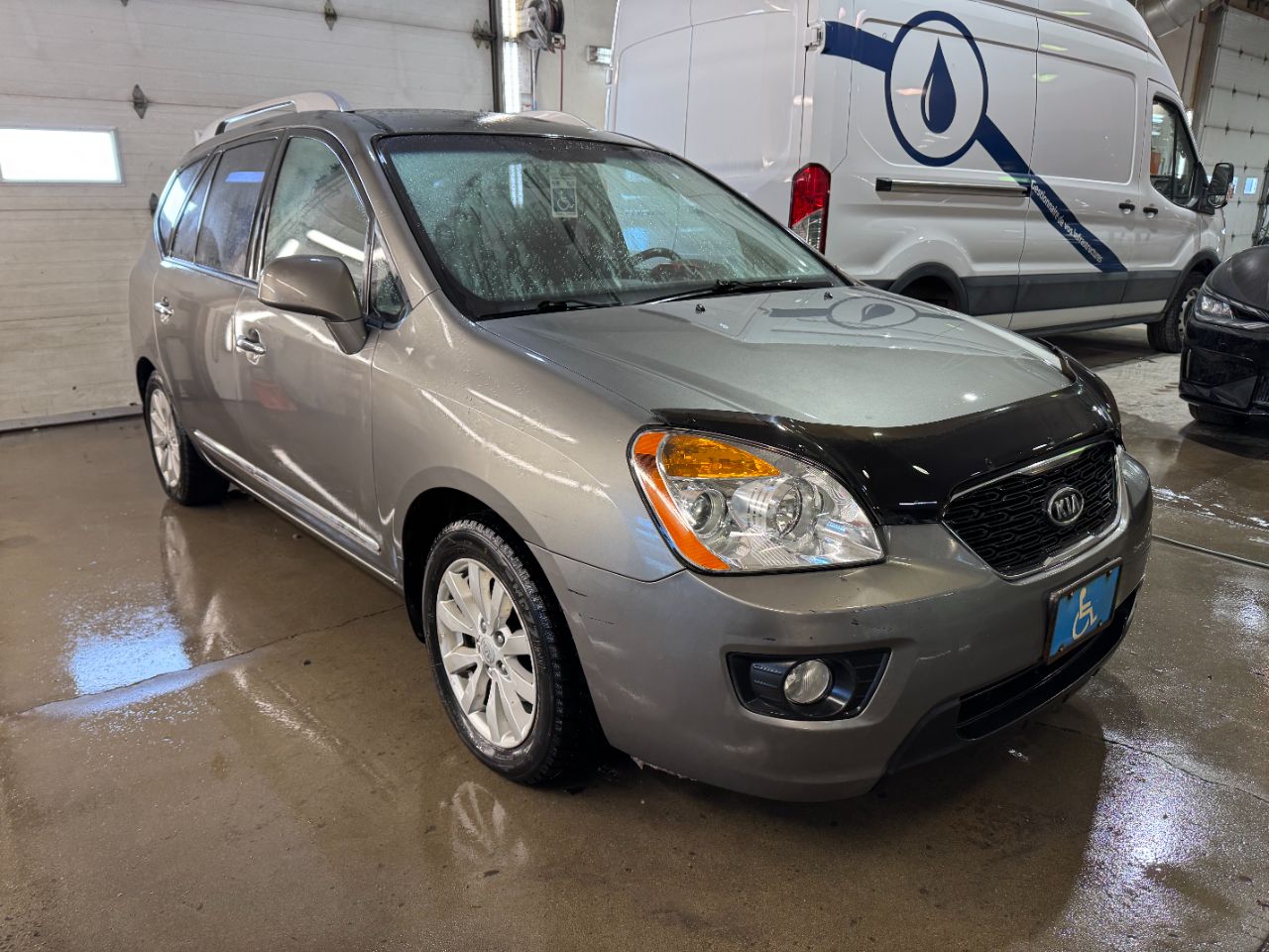 kia rondo Vue complète du véhicule avant réparation