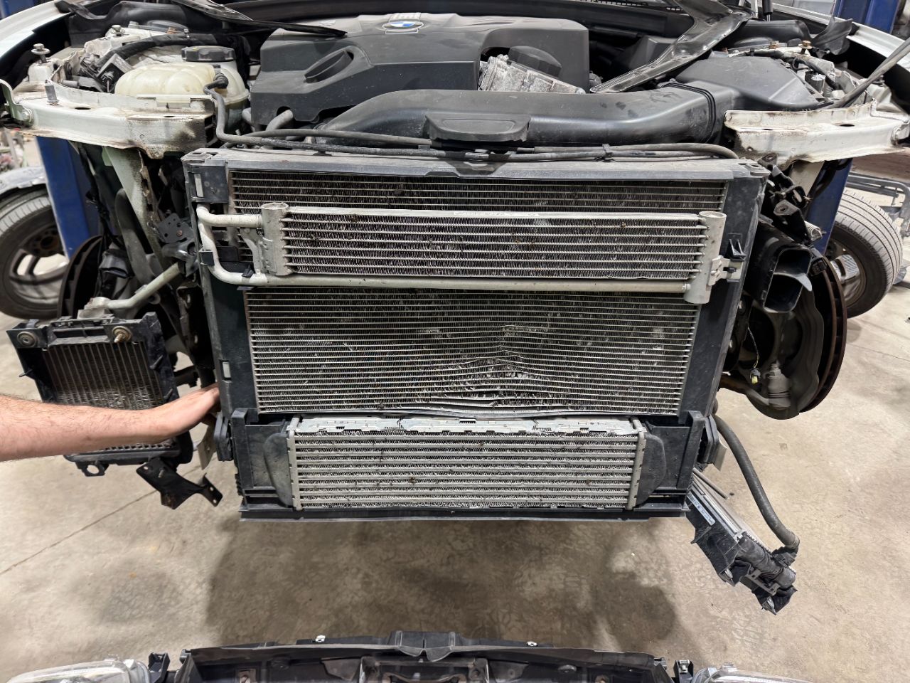 Radiateurs visibles BMW après collision