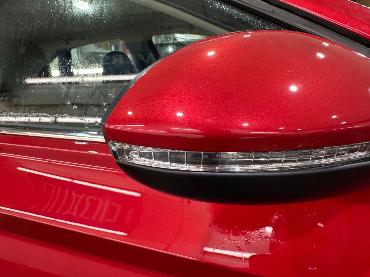 Volkswagen Jetta 2024 restaurée côté droit complet