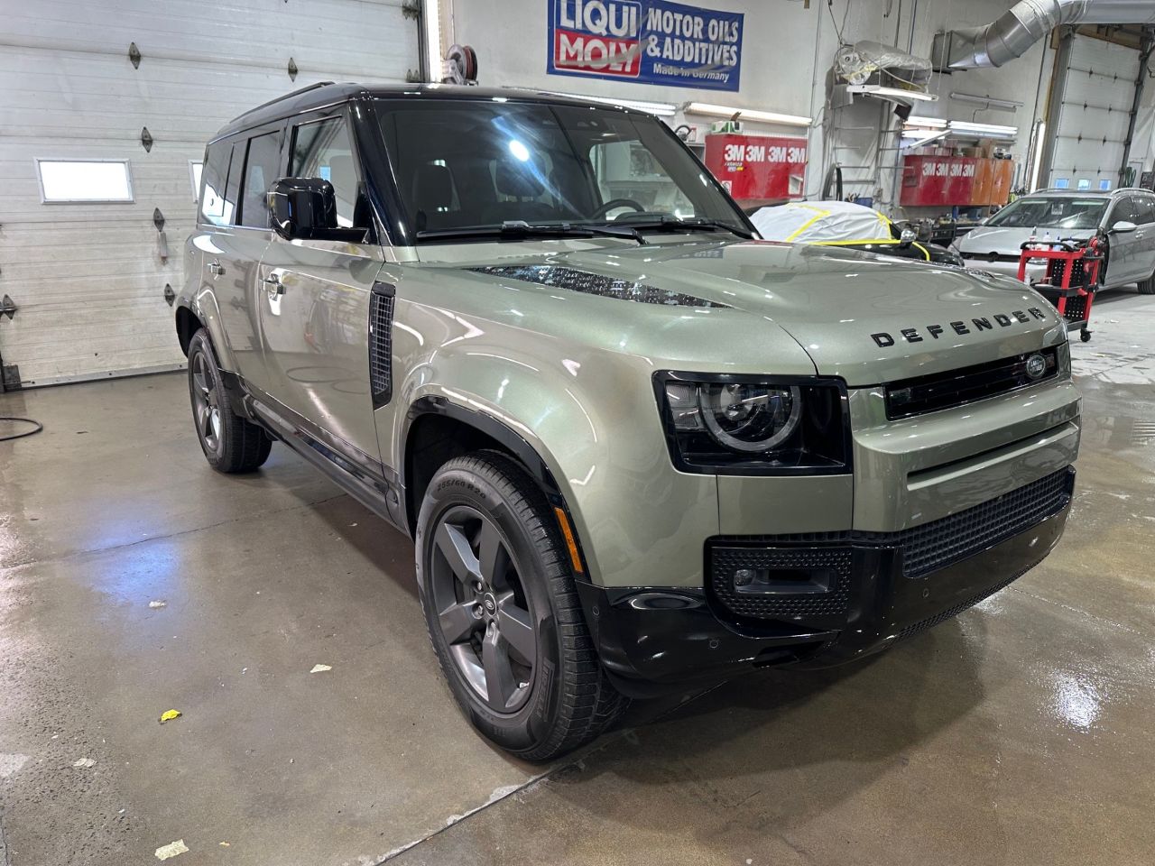 Land Rover Defender 2024 | Bris de vitre de toiture (toit panoramique)