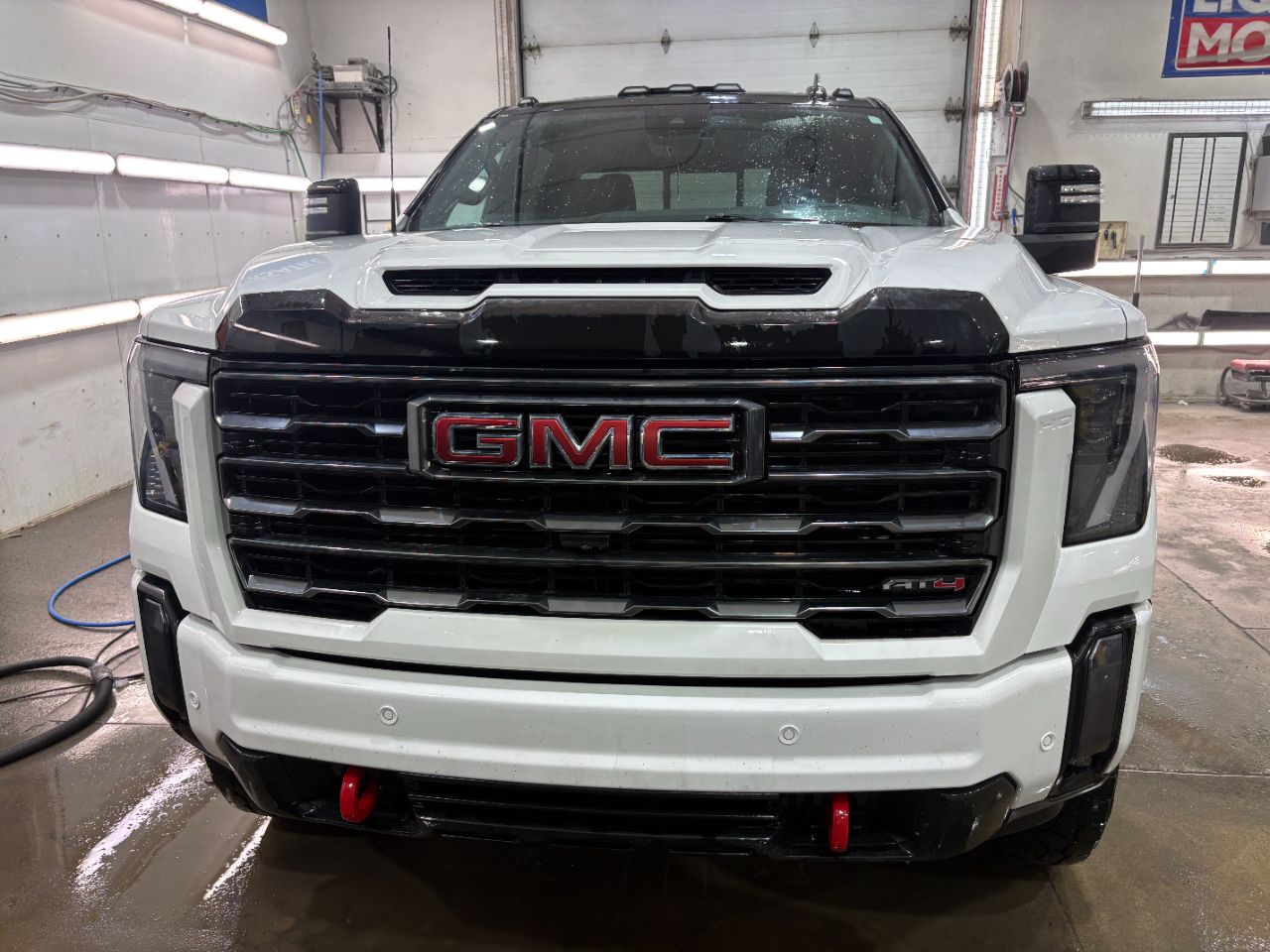 Réparation d’un GMC Sierra 2500HD AT4 2024 chez CSN Versatile